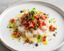 Cod crud cu salsa de roșii și hașme