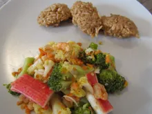 Creveti cu surimi, broccoli si conopida