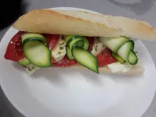 Sandwich cu cod, mozzarella și dovlecel