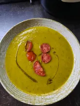 Supă cremă de legume cu carne de crab