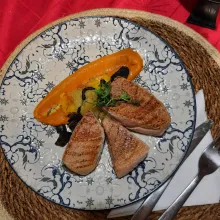 Fileuri prăjite de ton cu piure de dovleac